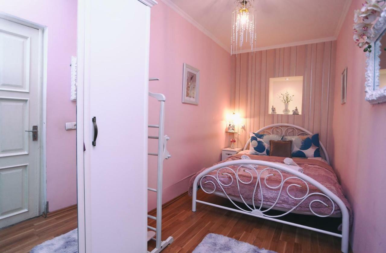 Apartment On Freedom Square Diuma Street Тбілісі Екстер'єр фото