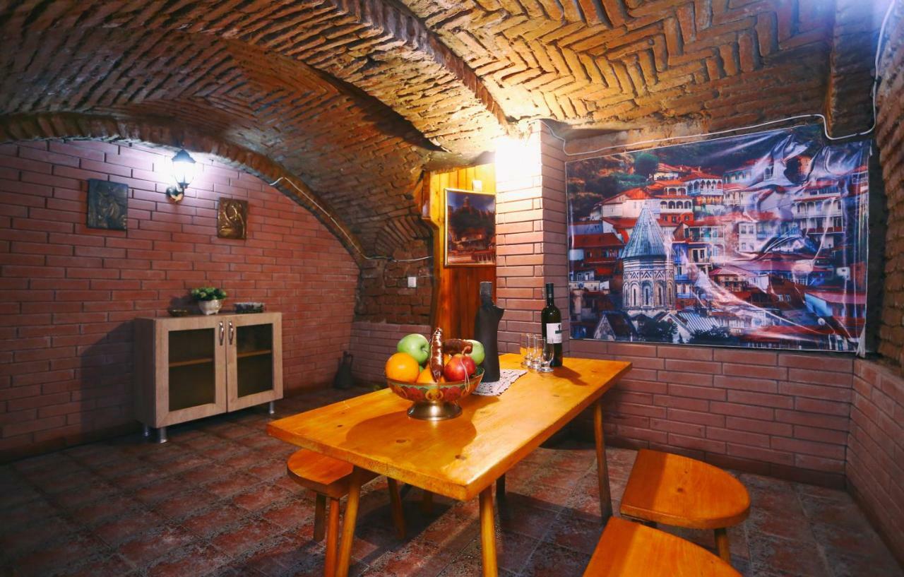 Apartment On Freedom Square Diuma Street Тбілісі Екстер'єр фото